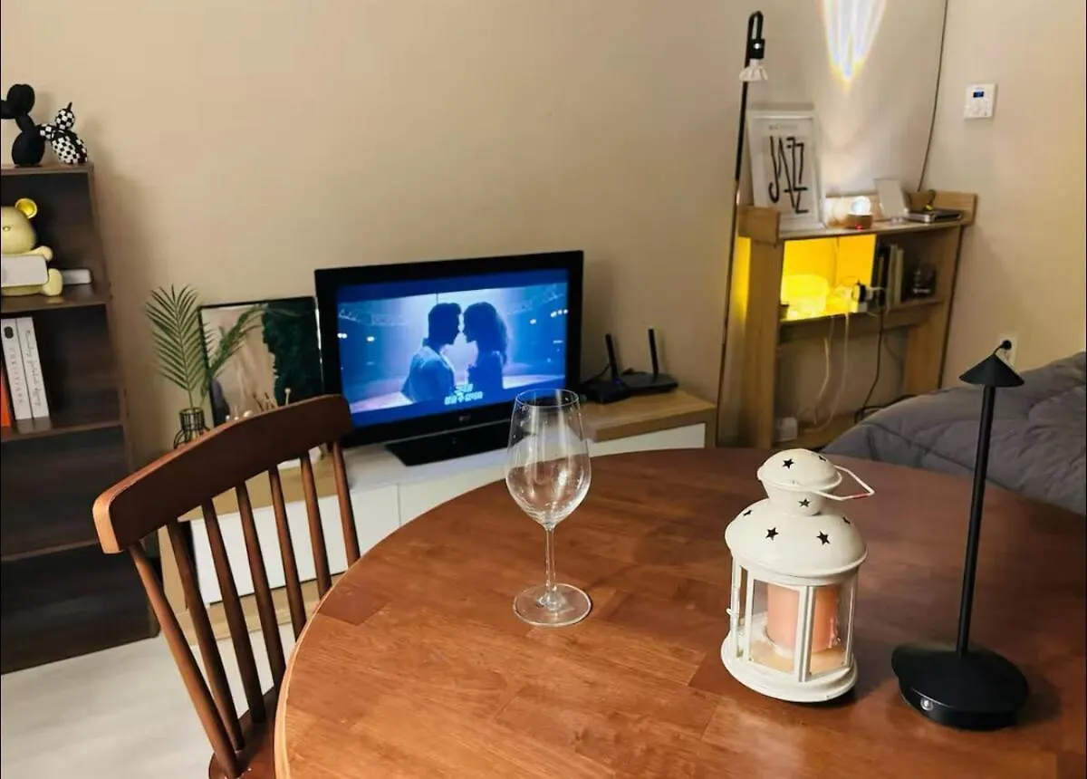 Apartment Cozy Sinnonhyeon Station Nonhyeon Station House Seoul
